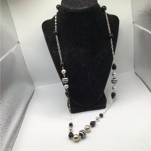 NWOT Stunning Black and White Stone Necklace 16” length